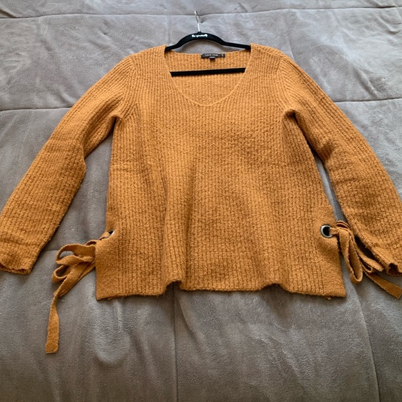 Chestnut brown sweater - size medium. - Picture 2 of 4